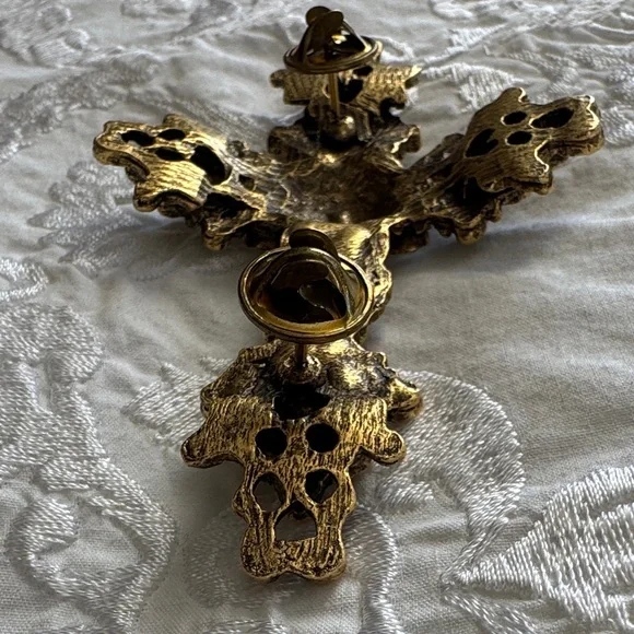 Vintage Style Gold and Diamond Cross Pendant - Picture 6 of 8